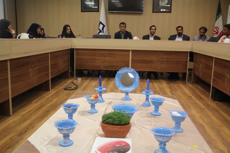 درآستانه سال نو و بهار طبیعت از همکاران بازنشسته سال 97 دانشگاه فرهنگیان هرمزگان تقدیر به عمل آمد. 4