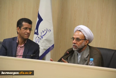 با حضور مدیرکل کتابخانه های عمومی استان هرمزگان

هشتمین نشست کتابخوانی دانشجویان دانشگاه فرهنگیان هرمزگان برگزار گردید