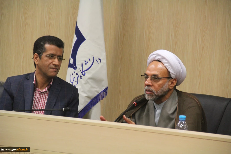 با حضور مدیرکل کتابخانه های عمومی استان هرمزگان

هشتمین نشست کتابخوانی دانشجویان دانشگاه فرهنگیان هرمزگان برگزار گردید 2