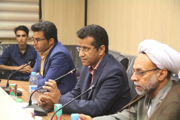 با حضور مدیرکل کتابخانه های عمومی استان هرمزگان

هشتمین نشست کتابخوانی دانشجویان دانشگاه فرهنگیان هرمزگان برگزار گردید 4