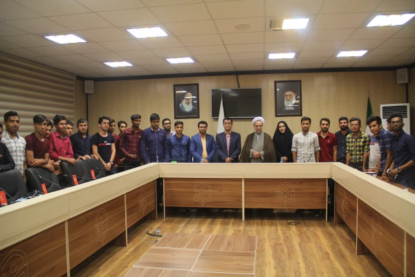 با حضور مدیرکل کتابخانه های عمومی استان هرمزگان

هشتمین نشست کتابخوانی دانشجویان دانشگاه فرهنگیان هرمزگان برگزار گردید 5