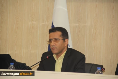 به مناسبت دهه سرآمدی آموزش و با موضوع تحلیل کیفیت آموزش برگزار گردید.

گردهمائی استادان و اعضای هیات علمی دانشگاه فرهنگیان هرمزگان