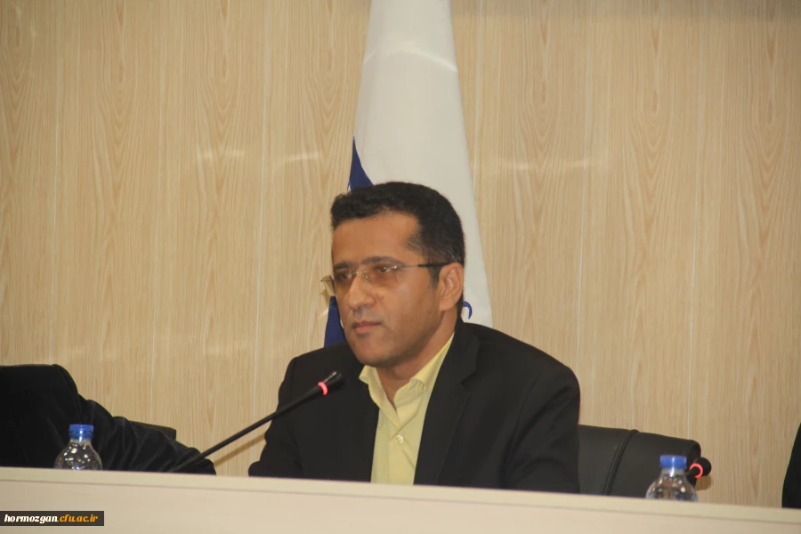 به مناسبت دهه سرآمدی آموزش و با موضوع تحلیل کیفیت آموزش برگزار گردید.

گردهمائی استادان و اعضای هیات علمی دانشگاه فرهنگیان هرمزگان 2