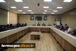 به مناسبت دهه سرآمدی آموزش و با موضوع تحلیل کیفیت آموزش برگزار گردید.

گردهمائی استادان و اعضای هیات علمی دانشگاه فرهنگیان هرمزگان 4