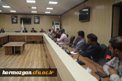 به مناسبت دهه سرآمدی آموزش و با موضوع تحلیل کیفیت آموزش برگزار گردید.

گردهمائی استادان و اعضای هیات علمی دانشگاه فرهنگیان هرمزگان 6