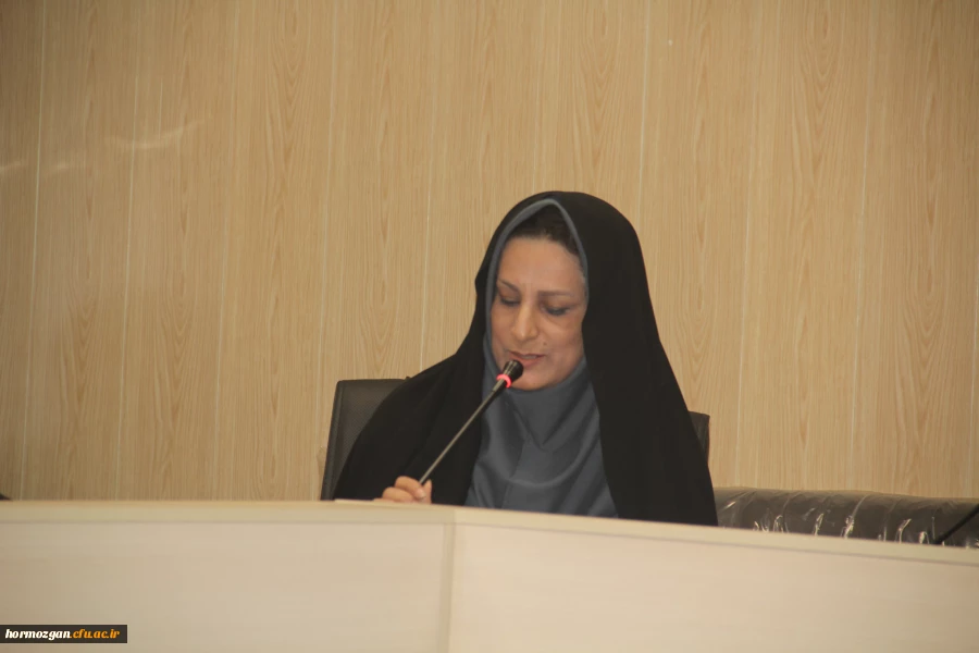 به مناسبت دهه سرآمدی آموزش و با موضوع تحلیل کیفیت آموزش برگزار گردید.

گردهمائی استادان و اعضای هیات علمی دانشگاه فرهنگیان هرمزگان 8