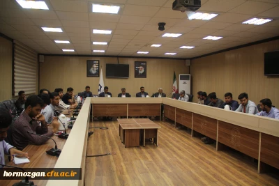 در پردیس شهید بهشتی هرمزگان برگزار گردید:

نشست مطالبه گری تشکل های دانشجویی دانشگاه فرهنگیان هرمزگان با نماینده محترم مردم بندرعباس در مجلس شورای اسلامی