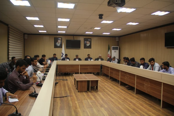 در پردیس شهید بهشتی هرمزگان برگزار گردید:

نشست مطالبه گری تشکل های دانشجویی دانشگاه فرهنگیان هرمزگان با نماینده محترم مردم بندرعباس در مجلس شورای اسلامی 2