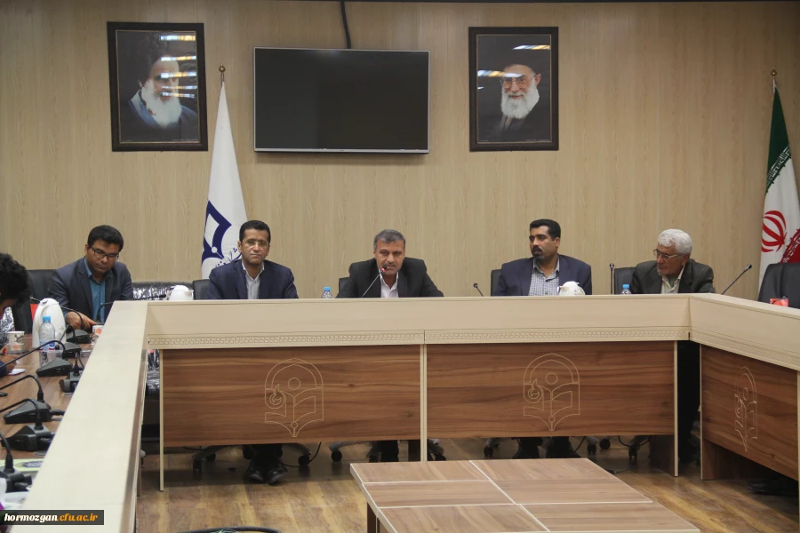 در پردیس شهید بهشتی هرمزگان برگزار گردید:

نشست مطالبه گری تشکل های دانشجویی دانشگاه فرهنگیان هرمزگان با نماینده محترم مردم بندرعباس در مجلس شورای اسلامی 6