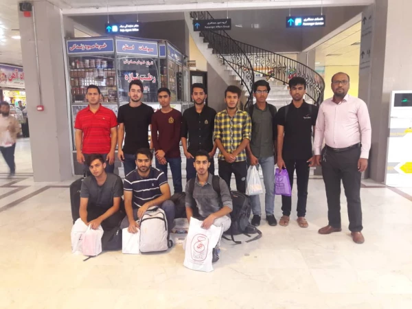 برای پنجمین سال متوالی ، جمعی از دانشجو معلمان پردیس های هرمزگان از نمایشگاه بین المللی کتاب تهران بازدید نمودند. 2