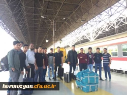 برای پنجمین سال متوالی ، جمعی از دانشجو معلمان پردیس های هرمزگان از نمایشگاه بین المللی کتاب تهران بازدید نمودند. 3