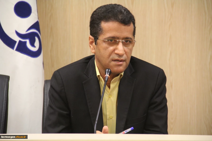 دومین جلسه شورای اداری دانشگاه فرهنگیان هرمزگان در سال 98 تشکیل گردید. 3