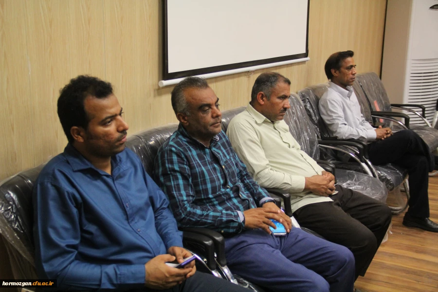 دومین جلسه شورای اداری دانشگاه فرهنگیان هرمزگان در سال 98 تشکیل گردید. 7