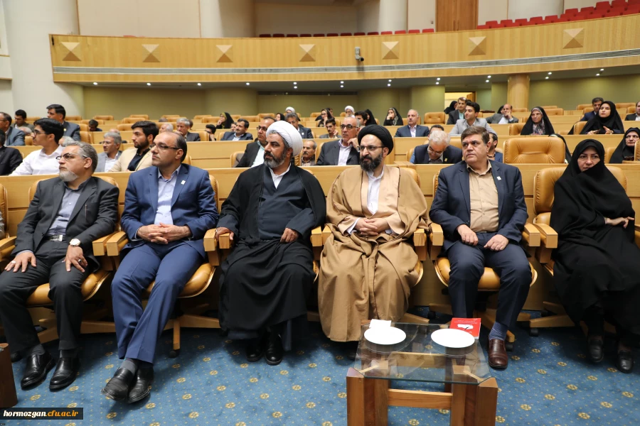 حضور نمایندگان پیشکسوت 54 سال تربیت معلم استان هرمزگان در مراسم سراسری نکوداشت یکصد سالگی تربیت معلم کشور 15