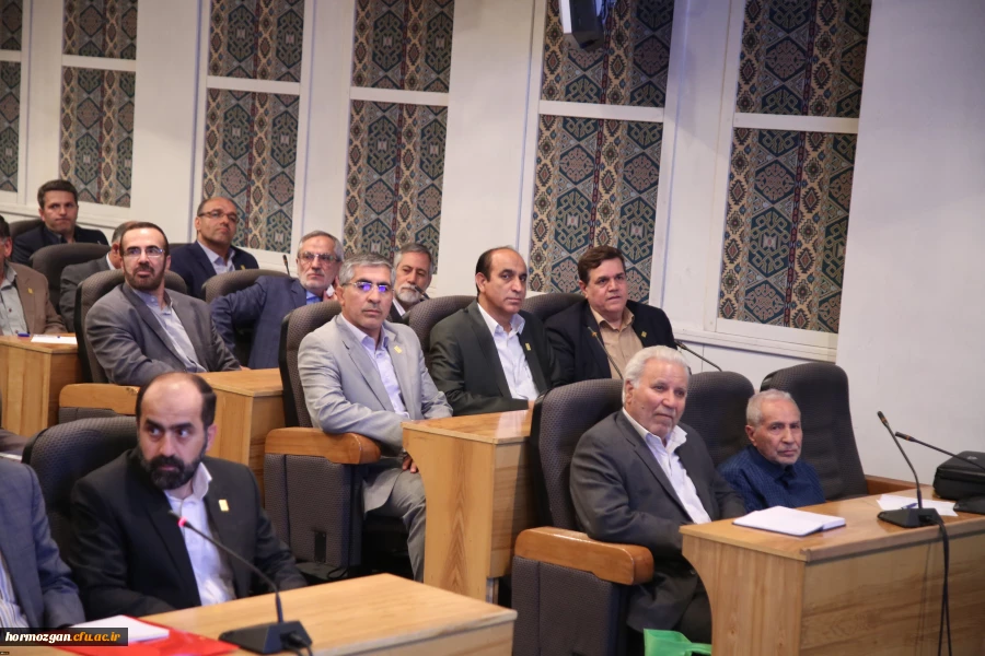 حضور نمایندگان پیشکسوت 54 سال تربیت معلم استان هرمزگان در مراسم سراسری نکوداشت یکصد سالگی تربیت معلم کشور 4