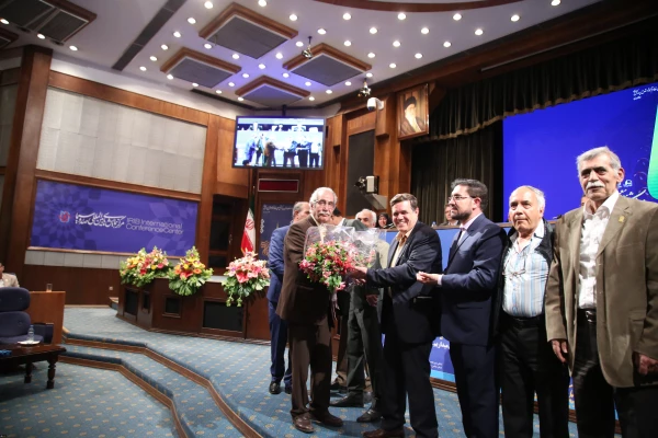 حضور نمایندگان پیشکسوت 54 سال تربیت معلم استان هرمزگان در مراسم سراسری نکوداشت یکصد سالگی تربیت معلم کشور 8