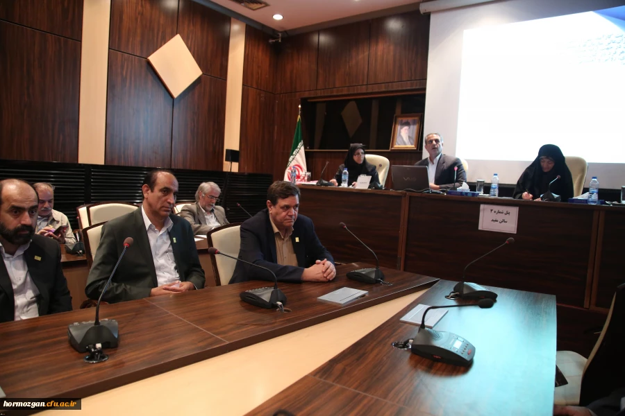 حضور نمایندگان پیشکسوت 54 سال تربیت معلم استان هرمزگان در مراسم سراسری نکوداشت یکصد سالگی تربیت معلم کشور 9