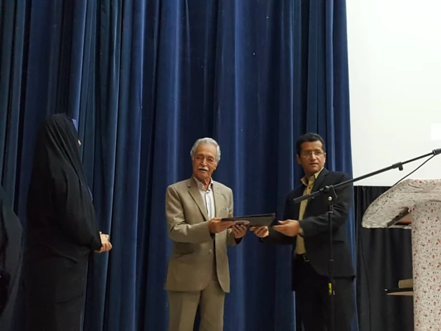 دومین جشنواره شعر دانشجویی دانشگاه فرهنگیان هرمزگان برگزار گردید. 4