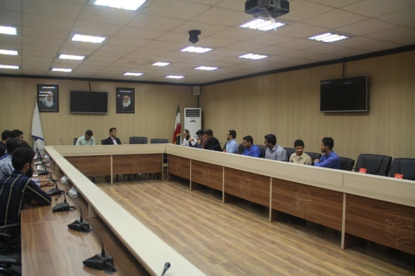 نشست صمیمی مدیر امور پردیس های استان هرمزگان با دبیران کانون ها ، تشکل های اسلامی و انجمن های علمی پردیس شهید بهشتی هرمزگان 4