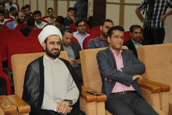 به مناسبت هفته وحدت و میلاد پیام آور وحی و با حضور علمای تشیع و تسنن در دانشگاه فرهنگیان هرمزگان برگزار گردید
همایش نقش نخبگان در تقویت وحدت اسلام در گام دوم انقلاب 2