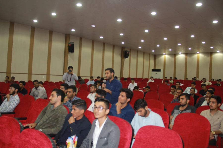 به مناسبت هفته وحدت و میلاد پیام آور وحی و با حضور علمای تشیع و تسنن در دانشگاه فرهنگیان هرمزگان برگزار گردید
همایش نقش نخبگان در تقویت وحدت اسلام در گام دوم انقلاب 3