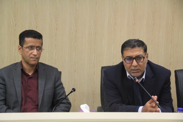 دکتر انصاری راد معاون دانشجویی دانشگاه در نشست اداری پردیس های استان هرمزگان
با پذیرش حداکثری دانشجو به توسعه و بالندگی آموزش و پرورش کمک می کنیم 2