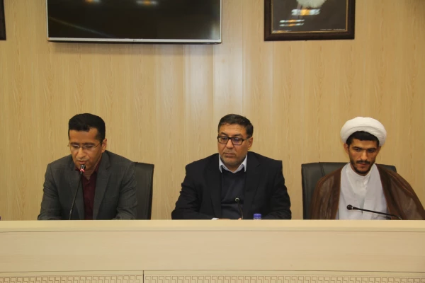 دکتر انصاری راد معاون دانشجویی دانشگاه در نشست اداری پردیس های استان هرمزگان
با پذیرش حداکثری دانشجو به توسعه و بالندگی آموزش و پرورش کمک می کنیم 3