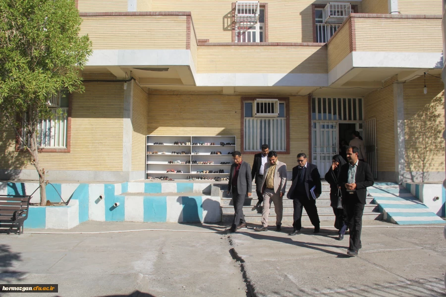 بازدید دکتر انصاری راد معاون دانشجویی دانشگاه فرهنگیان از پردیس ها و واحدهای تابعه دانشگاه فرهنگان هرمزگان 2
