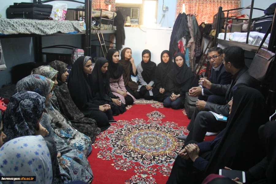 بازدید دکتر انصاری راد معاون دانشجویی دانشگاه فرهنگیان از پردیس ها و واحدهای تابعه دانشگاه فرهنگان هرمزگان 11