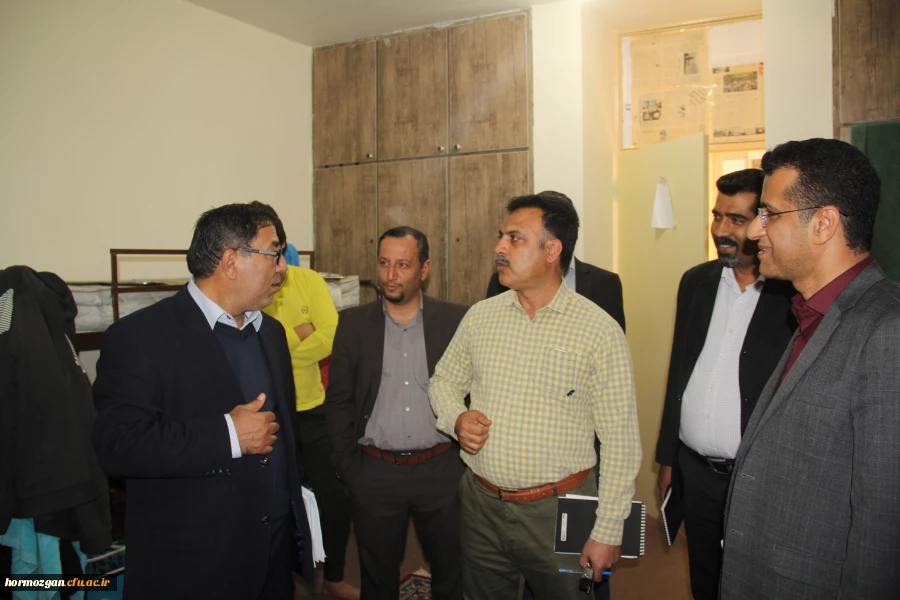 بازدید دکتر انصاری راد معاون دانشجویی دانشگاه فرهنگیان از پردیس ها و واحدهای تابعه دانشگاه فرهنگان هرمزگان 9