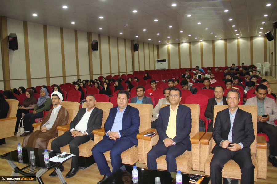 هشتمیـن جشنـواره پژوهـش و فنـاوری دانشگـاه فرهنگیـان هرمزگـان برگـزار شـد 3