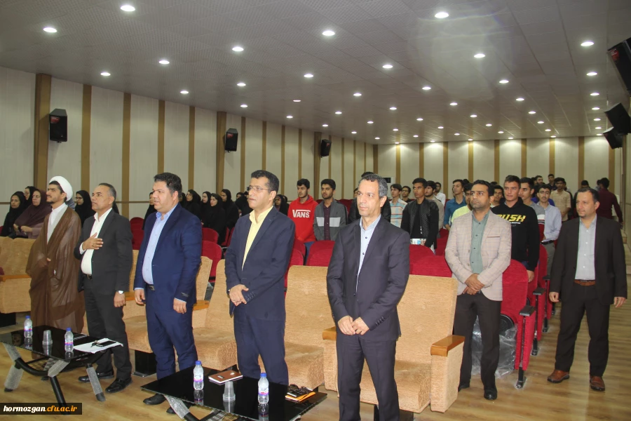 هشتمیـن جشنـواره پژوهـش و فنـاوری دانشگـاه فرهنگیـان هرمزگـان برگـزار شـد 11