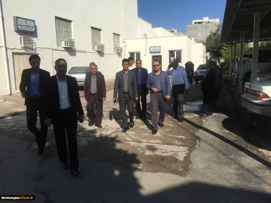 بازدیـد رئیـس و اعضـای مجمـع خیـرین مدرسـه سـاز استـان هرمزگـان از پردیـس فاطمـه الزهـرا(س) بندرعبـاس 5