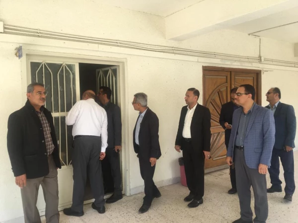 بازدیـد رئیـس و اعضـای مجمـع خیـرین مدرسـه سـاز استـان هرمزگـان از پردیـس فاطمـه الزهـرا(س) بندرعبـاس 6