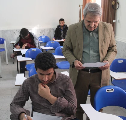 بازدیـد دکتر رحیمـی مدیر بهسازی و منابع انسانی سازمان مرکـزی دانشگاه فرهنگیـان از حوزه های امتحانی پردیس های استان هرمزگـان 6