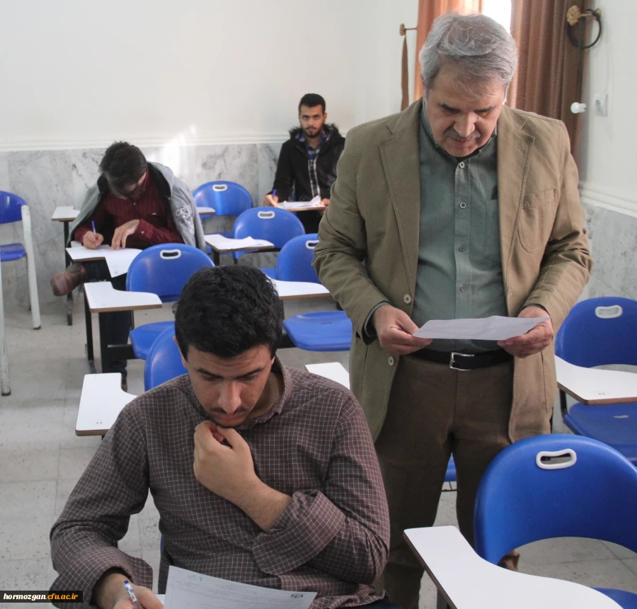 بازدیـد دکتر رحیمـی مدیر بهسازی و منابع انسانی سازمان مرکـزی دانشگاه فرهنگیـان از حوزه های امتحانی پردیس های استان هرمزگـان 6