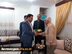 دیدار دکتر محمـدی معـاون فرهنگی دانشگاه فرهنگیـان با  خانواده شهید تنیده از شهـدای تربیت معلم استان هرمزگان 3