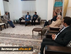 دیدار دکتر محمـدی معـاون فرهنگی دانشگاه فرهنگیـان با  خانواده شهید تنیده از شهـدای تربیت معلم استان هرمزگان 5