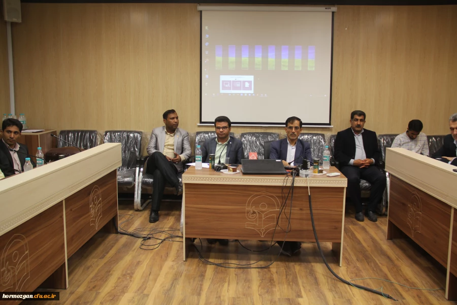 کـارگـاه نقش اجتمـاعی دانشگاه ها ویـژه اساتید و کارکنـان دانشگاه فرهنگیان هرمزگـان  5