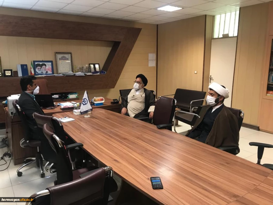نشست مشترک هم اندیشی فعالیت های فرهنگی دانشگاه فرهنگیان هرمزگان با رییس دفتر نهاد نمایندگی مقام معظم رهبری1
