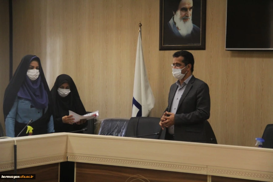 همزمان با ولادت با سعادت حضرت فاطمه الزهرا (س) ، روز  زن و روز مادر از بانوان شاغل در دانشگاه فرهنگیان هرمزگان تجلیل شد. 2