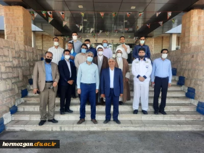 بازدید جمعی از اساتید و کارکنان  دانشگاه فرهنگیان هرمزگان از کارخانجات نیروی دریایی ارتش جمهوری اسلامی ایران به مناسبت دهه فجر انقلاب اسلامی