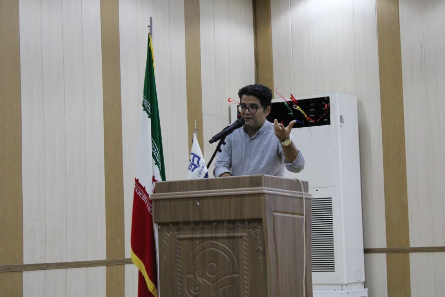 با حضور نماینده ولی فقیه در استان و مدیر کل آموزش و پرورش هرمزگان

آیین استقبال از نو دانشجویان دانشگاه فرهنگیان هرمزگان برگزار شد. 7