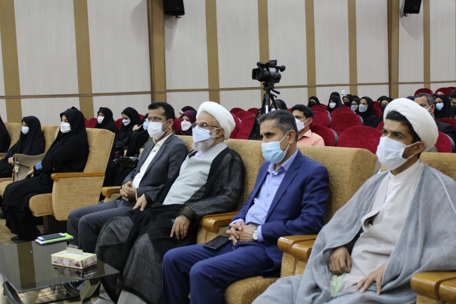 با حضور نماینده ولی فقیه در استان و مدیر کل آموزش و پرورش هرمزگان

آیین استقبال از نو دانشجویان دانشگاه فرهنگیان هرمزگان برگزار شد. 10