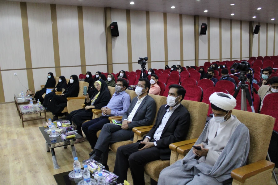 با حضور نماینده ولی فقیه در استان و مدیر کل آموزش و پرورش هرمزگان

آیین استقبال از نو دانشجویان دانشگاه فرهنگیان هرمزگان برگزار شد. 13