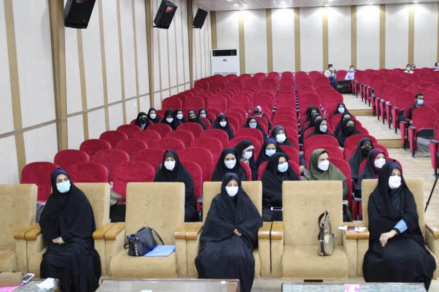 با حضور نماینده ولی فقیه در استان و مدیر کل آموزش و پرورش هرمزگان

آیین استقبال از نو دانشجویان دانشگاه فرهنگیان هرمزگان برگزار شد. 14