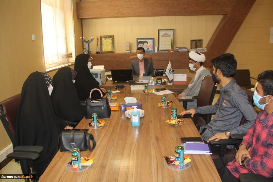 دومین نشست ستاد استانی کنگره شهدای دانشجو معلم استان هرمزگان برگزار شد. 5