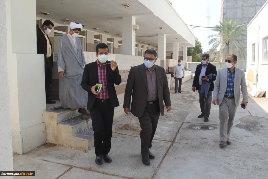 با حضور دکتر انصاری راد معاون دانشجویی دانشگاه فرهنگیان پروژه های عمرانی و تجهیزاتی دانشگاه فرهنگیان هرمزگان مورد بهره برداری قرار گرفت . 9