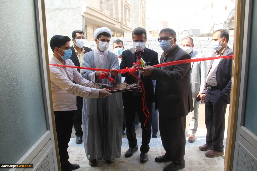با حضور دکتر انصاری راد معاون دانشجویی دانشگاه فرهنگیان پروژه های عمرانی و تجهیزاتی دانشگاه فرهنگیان هرمزگان مورد بهره برداری قرار گرفت . 5