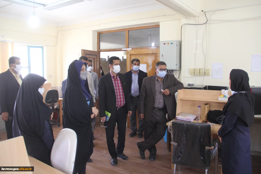 با حضور دکتر انصاری راد معاون دانشجویی دانشگاه فرهنگیان پروژه های عمرانی و تجهیزاتی دانشگاه فرهنگیان هرمزگان مورد بهره برداری قرار گرفت . 13
